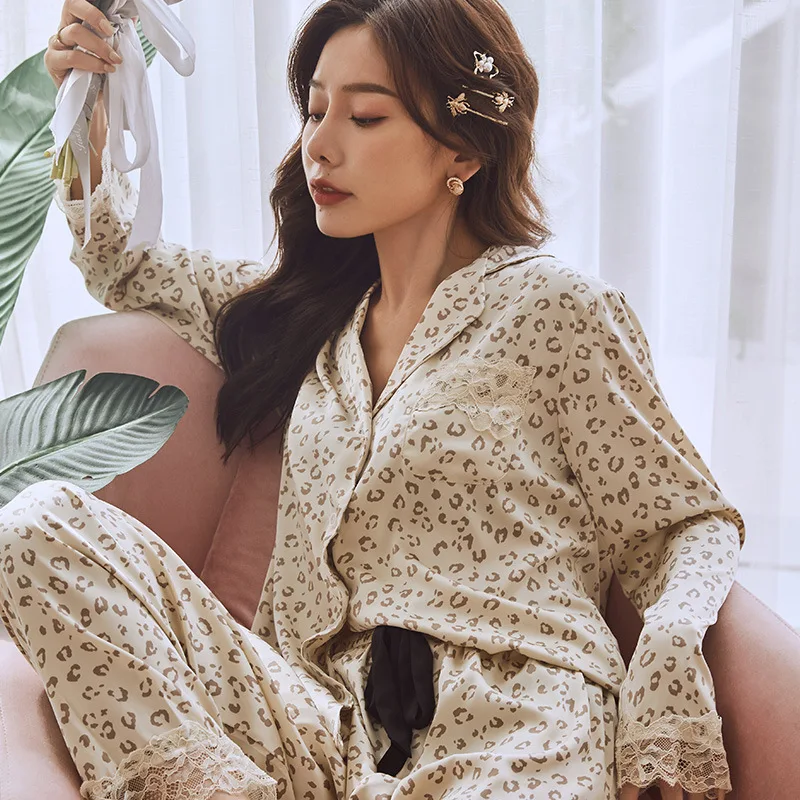 Jauno Sieviešu Pidžamas Komplekts Luxury Stilā Instagram Modes Leopards Drukāt Mežģīnes Sleepwear Zīda, Piemēram, Atpūtas Mājas Drēbes Naktsveļu